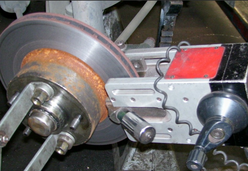 制動盤修復(fù)機(jī)—剎車盤修復(fù)機(jī)維護(hù)過程圖 制動盤修復(fù)機(jī)—剎車盤修復(fù)機(jī)維護(hù)過程圖